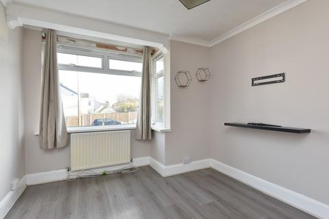 3 bedroom terraced house to rent, South Street