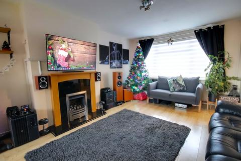 3 bedroom end of terrace house for sale, Elm Court, Bristol BS31