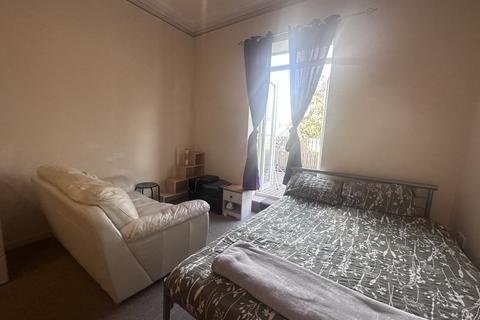 Studio to rent, 24 Woodland Terrace Flat 3