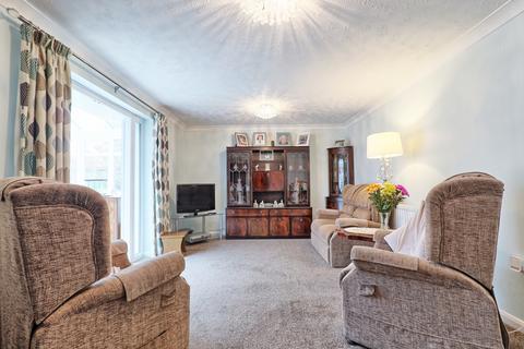 2 bedroom detached bungalow for sale, Broad Oaks, Wickford, Essex