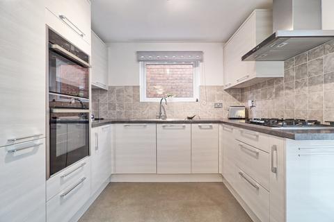 82 Broad Oaks, Wickford, SS12 9BQ