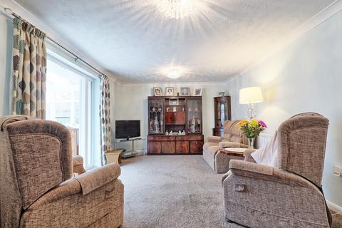 82 Broad Oaks, Wickford, SS12 9BQ