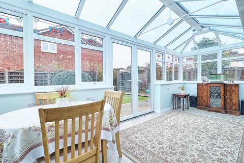 82 Broad Oaks, Wickford, SS12 9BQ