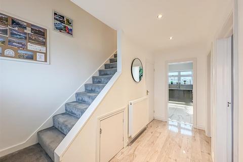 4 bedroom semi-detached house for sale, Ferry Road, Hockley SS5