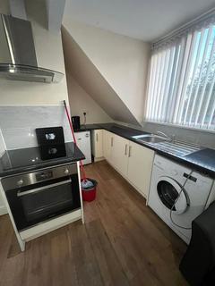 Studio to rent, Haunch Lane, Kings Heath, Birmingham, B13