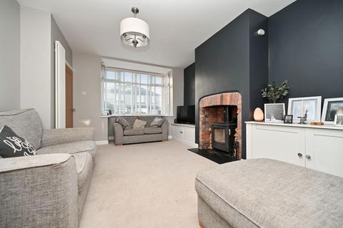 11 Nethercliffe Road, Guiseley, Leeds, LS20 9HL