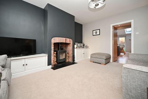 11 Nethercliffe Road, Guiseley, Leeds, LS20 9HL
