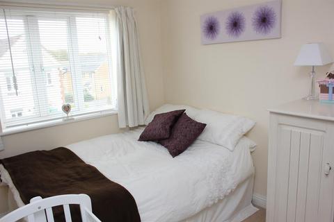 1 bedroom semi-detached house to rent, Forest Avenue, Ashford, Kent