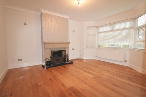 3 bedroom semi-detached house to rent, West Heath Road, Farnborough GU14