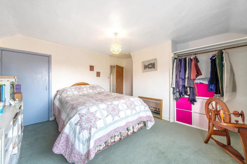 2nd view MASTER BEDROOM.JPG