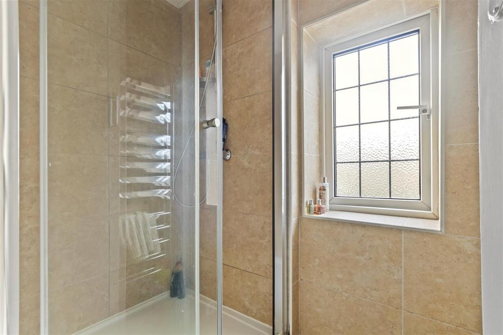 Seperate shower room