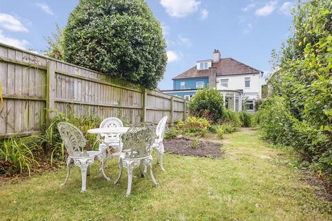 2 bedroom semi-detached house for sale, May Avenue, Lymington SO41