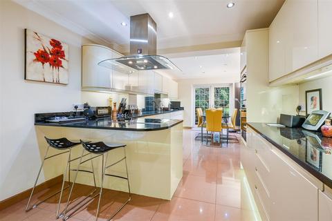 5 bedroom detached house for sale, Holly Lane, Banstead