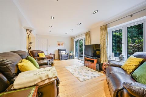 5 bedroom detached house for sale, Holly Lane, Banstead