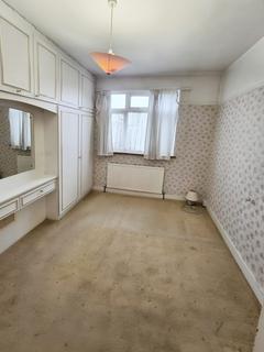 3 bedroom semi-detached house to rent, Grosvenor Drive, Hornchurch RM11