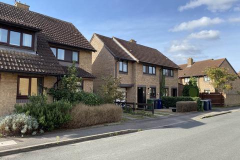 2 bedroom semi-detached house to rent, Banff Close, ,