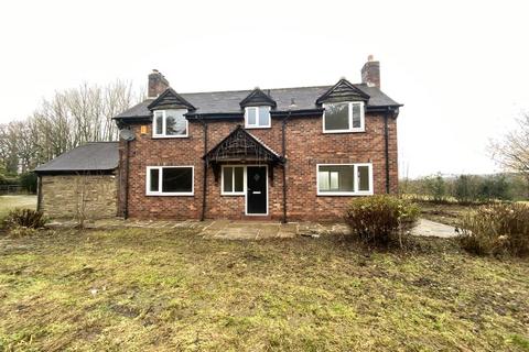 2 bedroom detached house to rent, Castle Hill, Prestbury