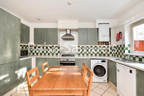 5 bedroom terraced house to rent, Ferry Street, London E14