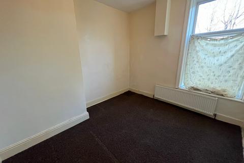 3 bedroom terraced house for sale, Batley WF17