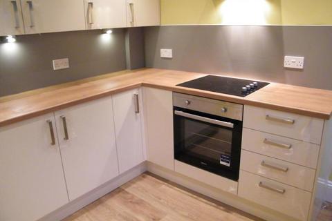 3 bedroom terraced house to rent, Knighton Road, Plymouth, PL4 9BY