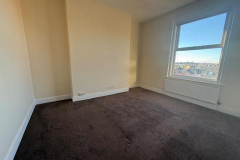 2 bedroom flat to rent, Weymouth DT4