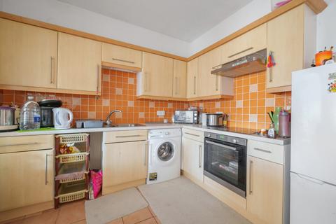 2 bedroom apartment for sale, Marks Court, Southend-on-Sea, Essex