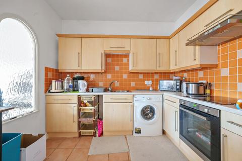 2 bedroom apartment for sale, Marks Court, Southend-on-Sea, Essex