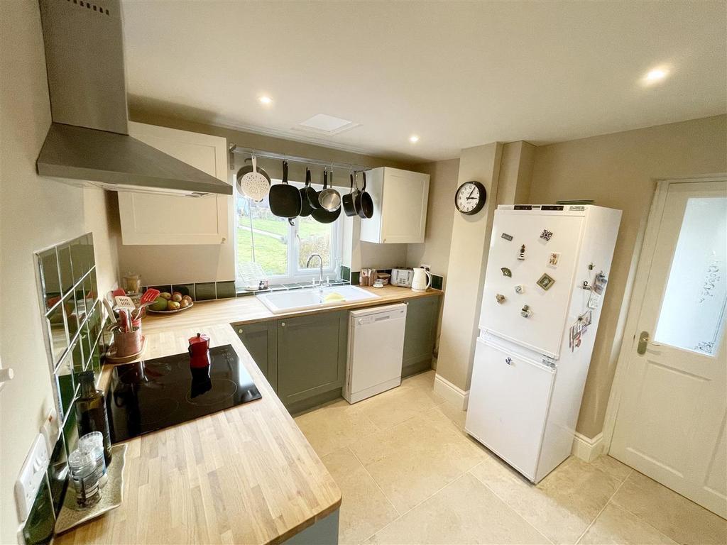 Kitchen 1.jpeg