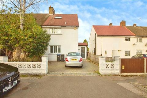 4 bedroom end of terrace house for sale, Linden Gardens, EN1