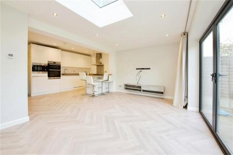 4 bedroom end of terrace house for sale, Linden Gardens, Enfield, EN1