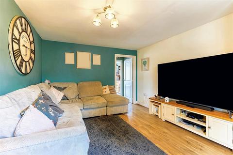 3 bedroom end of terrace house for sale, Lodge Park Drive, Evesham