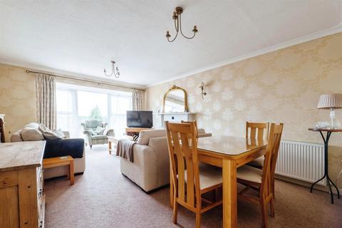 3 bedroom detached house for sale, Beechcombe Close, Pershore