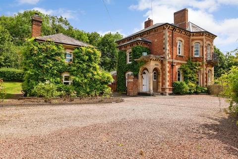 8 bedroom house for sale, Station Road, Fladbury, Pershore