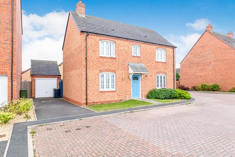 4 bedroom detached house for sale, Buttercup Close, Evesham