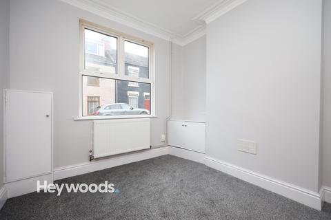 3 bedroom terraced house to rent, Wadham Street, Stoke-on-Trent, Staffordshire