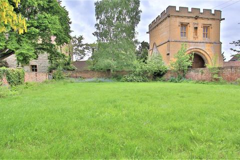 3 bedroom flat to rent, Church Street, Tewkesbury