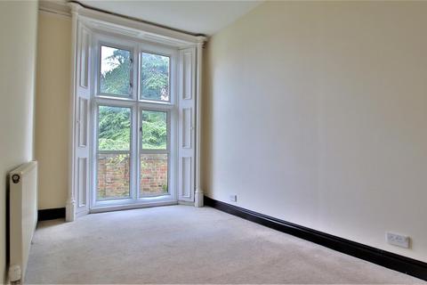 3 bedroom flat to rent, Church Street, Tewkesbury