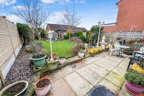 2 bedroom detached bungalow for sale, Oakdene Drive, Alwoodley, Leeds