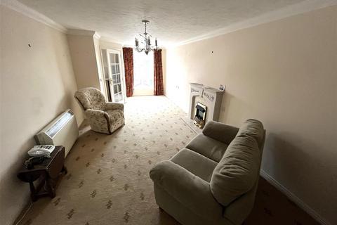 1 bedroom retirement property for sale, Gladstone lodge, Gladstone Road, Chippenham