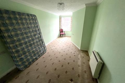 1 bedroom retirement property for sale, Gladstone lodge, Gladstone Road, Chippenham