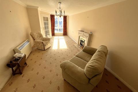 1 bedroom retirement property for sale, Gladstone lodge, Gladstone Road, Chippenham