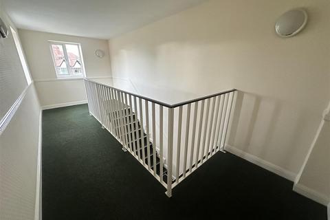 2 bedroom flat for sale, Holmdale Court, 90 Northenden Road, Sale