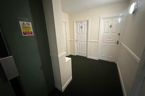 2 bedroom flat for sale, Holmdale Court, 90 Northenden Road, Sale