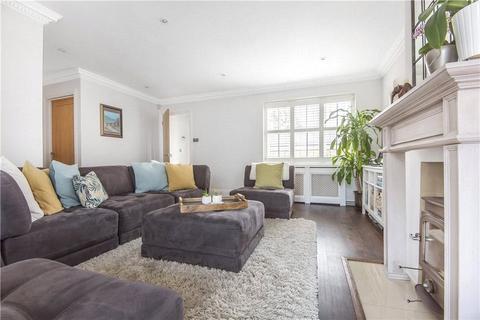 1 Almond Close, Windsor, SL4 3YL