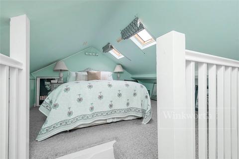 15 Kilravock Street, London, W10 4HX
