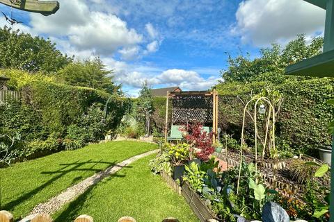 3 Barnard Way, Leeds, LS15 8UX