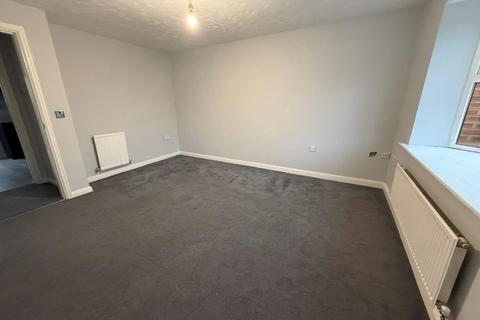 3 bedroom end of terrace house to rent, Gladiator Close, Wootton NN4