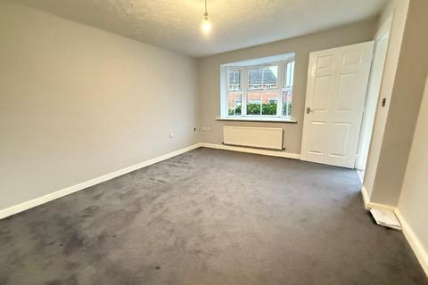 3 bedroom end of terrace house to rent, Gladiator Close, Wootton NN4