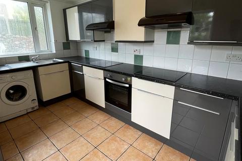 6 bedroom terraced house to rent, Mackintosh Place, Cardiff