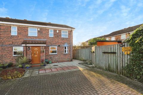 2 bedroom end of terrace house for sale, Waterman Court, York